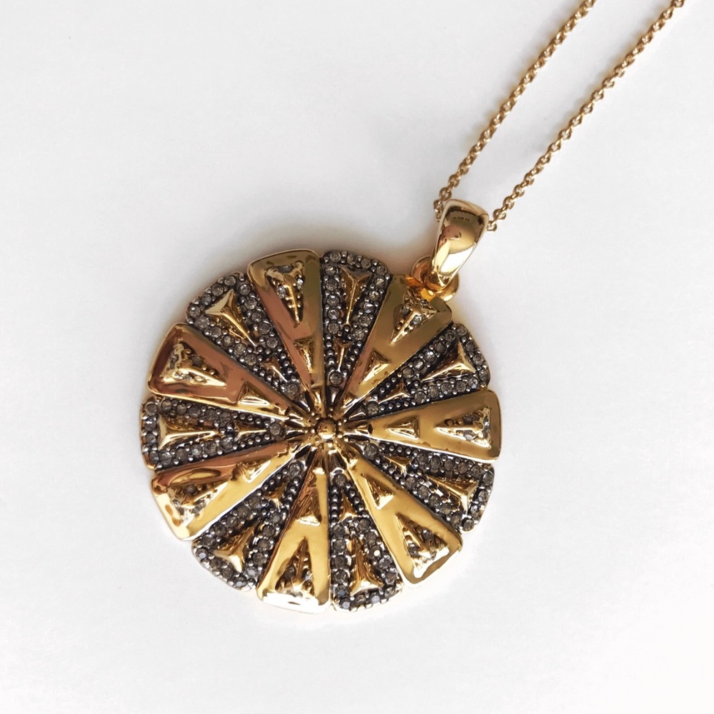 House of Harlow 1960 Gold and Black Pave Round Pendant Necklace